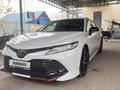 Toyota Camry 2020 года за 13 450 000 тг. в Алматы