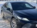 Toyota Camry 2018 года за 13 000 000 тг. в Астана – фото 2