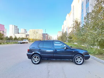 Volkswagen Golf 1993 года за 1 500 000 тг. в Астана – фото 3