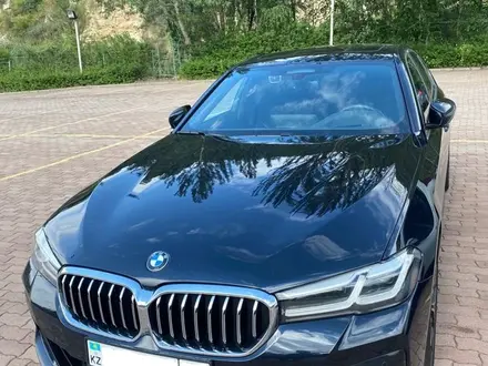 BMW 530 2021 года за 29 000 000 тг. в Алматы