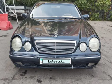 Mercedes-Benz E 320 2000 года за 4 750 000 тг. в Алматы