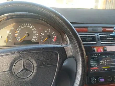 Mercedes-Benz E 280 1998 года за 3 850 000 тг. в Атырау – фото 6