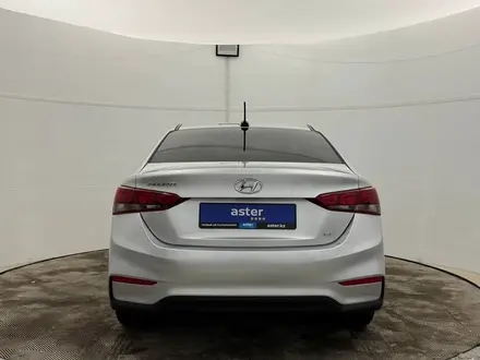 Hyundai Accent 2017 года за 5 640 000 тг. в Актобе – фото 6
