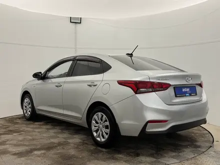 Hyundai Accent 2017 года за 5 640 000 тг. в Актобе – фото 7