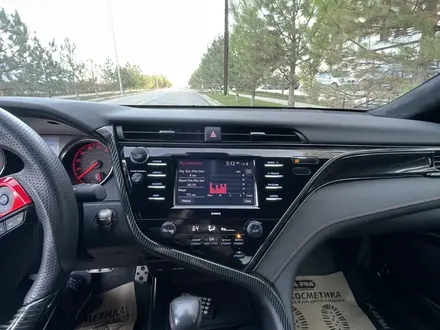 Toyota Camry 2020 года за 18 500 000 тг. в Шымкент – фото 17