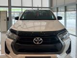 Toyota Hilux Comfort 2023 годаfor22 800 000 тг. в Актау