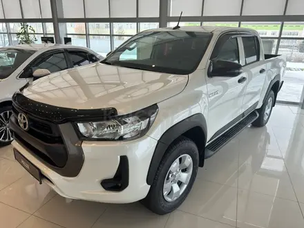 Toyota Hilux Comfort 2023 года за 22 800 000 тг. в Актау – фото 2