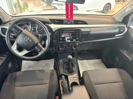 Toyota Hilux Comfort 2023 года за 22 800 000 тг. в Актау – фото 5