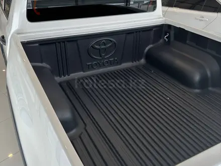 Toyota Hilux Comfort 2023 года за 22 800 000 тг. в Актау – фото 6