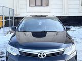 Toyota Camry 2015 годаfor11 300 000 тг. в Алматы – фото 2