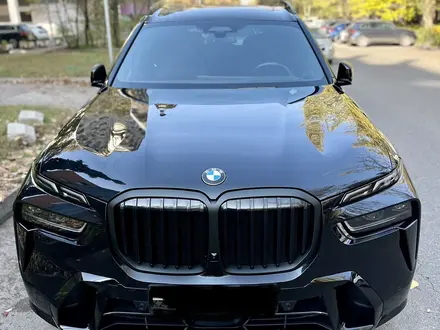 BMW X7 2022 года за 53 800 000 тг. в Алматы
