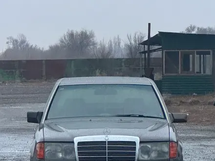 Mercedes-Benz E 200 1992 года за 1 600 000 тг. в Талдыкорган