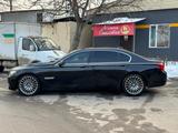 BMW 750 2011 года за 13 500 000 тг. в Алматы – фото 4