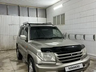 Mitsubishi Pajero iO, 2001