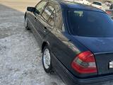 Mercedes-Benz C 180 1997 годаfor2 100 000 тг. в Астана