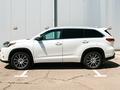 Toyota Highlander 2019 года за 17 290 000 тг. в Актау – фото 3