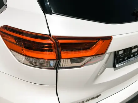 Toyota Highlander 2019 года за 17 490 000 тг. в Актау – фото 5