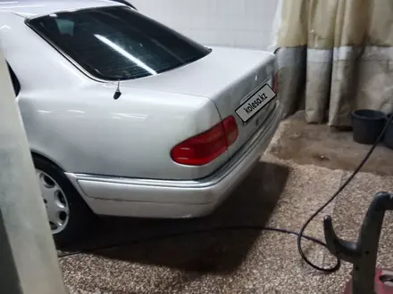 Mercedes-Benz E 230 1995 года за 2 500 000 тг. в Астана – фото 9