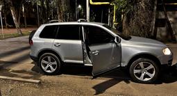 Volkswagen Touareg 2005 года за 5 000 000 тг. в Алматы