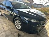 Toyota Camry 2019 года за 10 500 000 тг. в Шу – фото 4