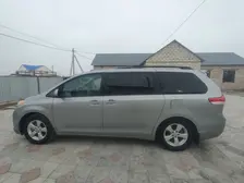 Toyota Sienna, 2013