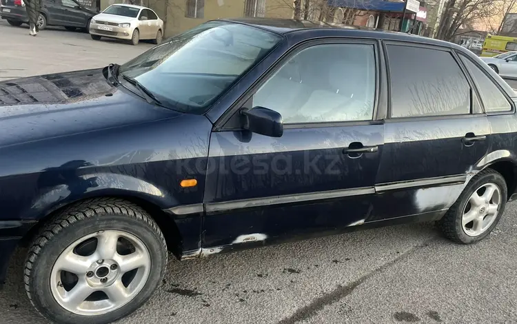Volkswagen Passat 1995 годаүшін1 200 000 тг. в Атырау