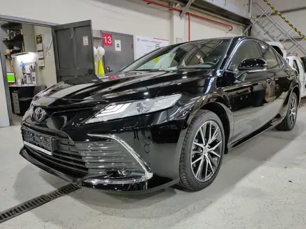 Toyota Camry Luxe 2023 года за 21 500 000 тг. в Усть-Каменогорск