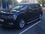 Volkswagen Teramont 2018 года за 15 000 000 тг. в Алматы