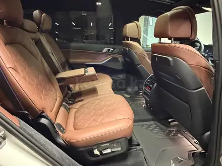 BMW X7 2025 года за 71 000 000 тг. в Астана – фото 11