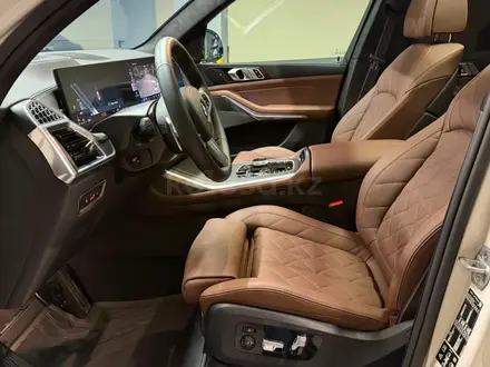 BMW X7 2025 года за 71 000 000 тг. в Астана – фото 14