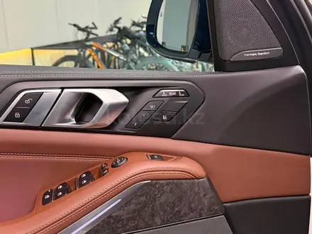 BMW X7 2025 года за 71 000 000 тг. в Астана – фото 10
