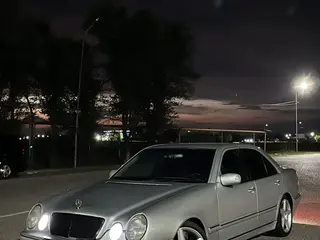 Mercedes-Benz E 280