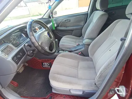 Toyota Camry 1999 года за 3 000 000 тг. в Алматы – фото 22