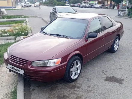 Toyota Camry 1999 года за 3 000 000 тг. в Алматы – фото 33
