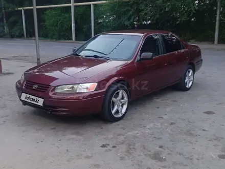 Toyota Camry 1999 года за 3 000 000 тг. в Алматы – фото 34