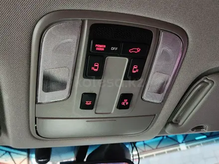 Kia Carnival 2015 года за 10 500 000 тг. в Алматы – фото 6