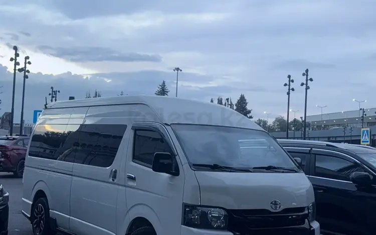 Toyota Hiace 2014 года за 14 000 000 тг. в Алматы