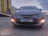 Hyundai Solaris 2015 года за 5 600 000 тг. в Уральск – фото 2