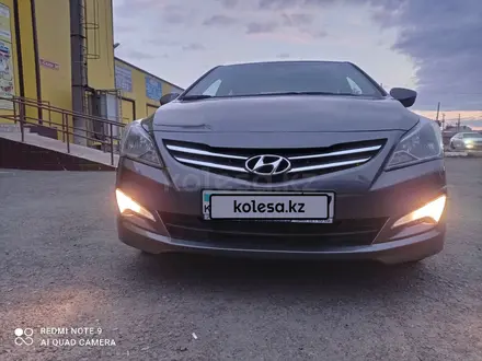 Hyundai Solaris 2015 года за 5 100 000 тг. в Уральск – фото 2