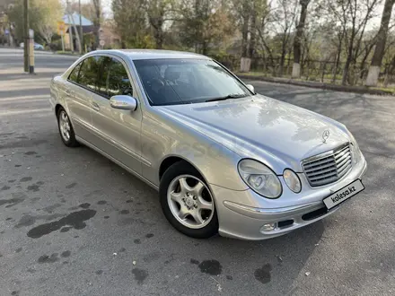 Mercedes-Benz E 240 2003 года за 5 800 000 тг. в Тараз