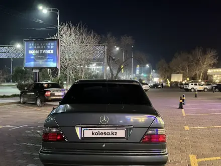 Mercedes-Benz E 280 1993 года за 2 300 000 тг. в Шымкент – фото 6