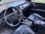 Mercedes-Benz E 420 1997 года за 3 500 000 тг. в Уральск – фото 5