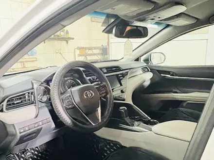 Toyota Camry 2019 года за 11 000 000 тг. в Караганда – фото 4