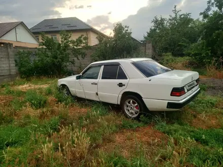 Mercedes-Benz E 200 1990 года за 1 000 000 тг. в Алматы