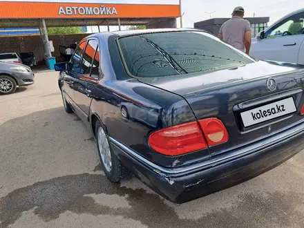 Mercedes-Benz E 230 1995 года за 2 200 000 тг. в Шымкент – фото 11