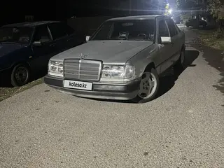 Mercedes-Benz E-Class, 1992