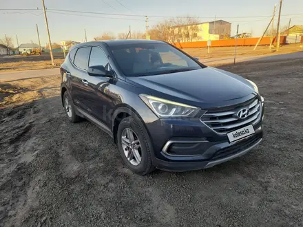 Hyundai Santa Fe 2018 года за 7 400 000 тг. в Уральск – фото 2