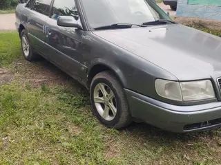 Audi 100