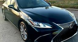 Lexus ES 250 2021 года за 23 900 000 тг. в Астана