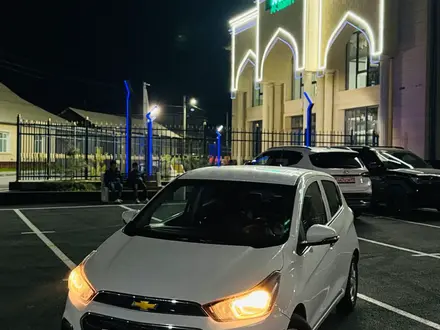Chevrolet Spark 2016 года за 3 800 000 тг. в Шымкент – фото 4